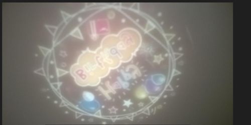 Lampka nocna z projektorem i zegarem - żółty/złoty na Arena.pl