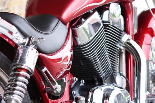 LAKIER DO FELG SREBRNY Z EFEKTEM CHROMU CHROM 0,4L na Arena.pl