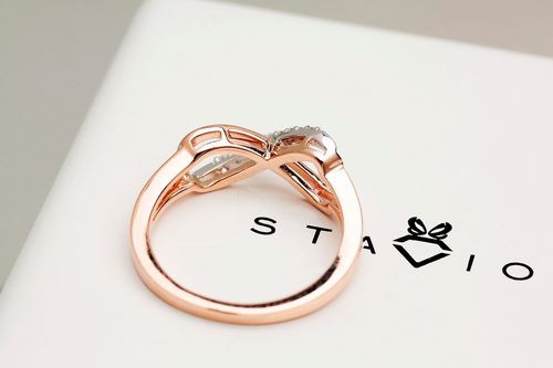 pierścionek nieskończona miłość z różowego i białego złota z diamentami na Arena.pl