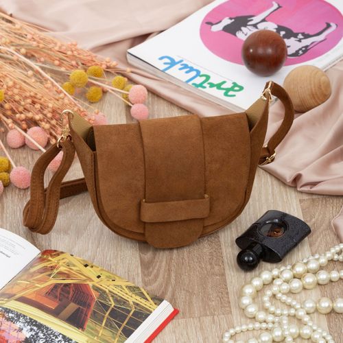 VERA PELLE torebka damska zamszowa mała listonoszka z paskiem V702 camel na Arena.pl