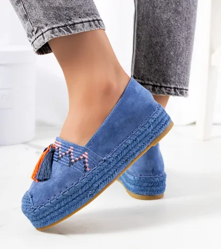 Niebieskie espadryle na platformie Pisquid 37 na Arena.pl