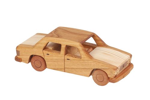 Duży model auta "Fiat 125p" na Arena.pl