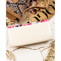 elegancki portfel damski w kwiaty wykonany ze skóry naturalnej