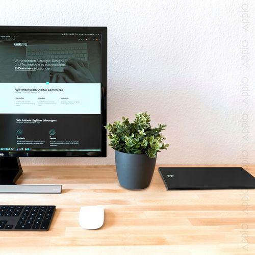 GNIAZDO NABLATOWE CHOWANE W BLAT ALUMINIUM Przesuwane + 2x USB + USB C na Arena.pl