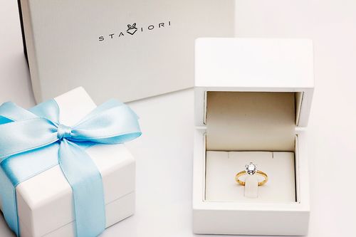 exclusive | klasyczny zaręczynowy w 18k złocie z 1ct brylantem na Arena.pl