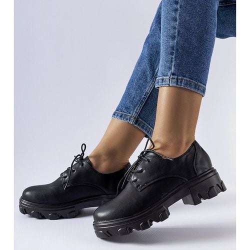 Czarne półbuty r.41 na Arena.pl