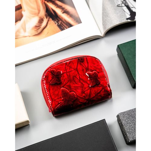 mały portfel damski ze skóry naturalnej w czerwonym kolorze z tłoczonym na Arena.pl