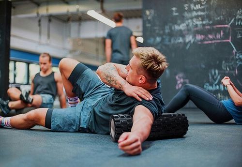 WAŁEK DO MASAŻU PLECÓW NÓG ROLER DO MASAŻU ROLOWANIA ROLLER MASAŻER 45cm na Arena.pl