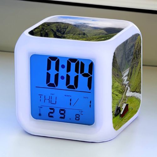 Cyfrowy zegar biurkowy zmieniający kolor - z Twoim nadrukiem na Arena.pl