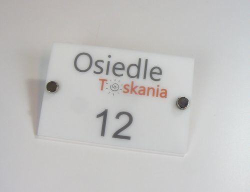 tabliczka szyld z plexi informacyjna adresowa z nadrukiem UV format A5 na Arena.pl