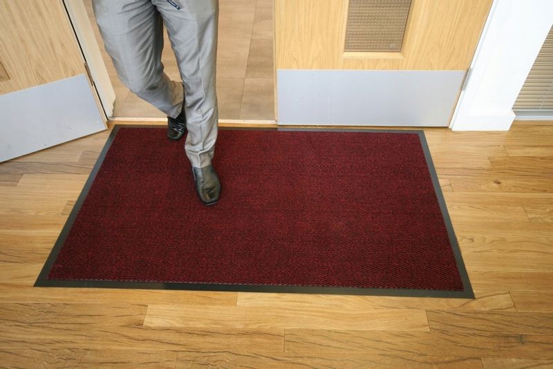 Wycieraczka wewnętrzna wejściowa do butów Vyna-Plush 60x90 cm czerwona zdjęcie 2