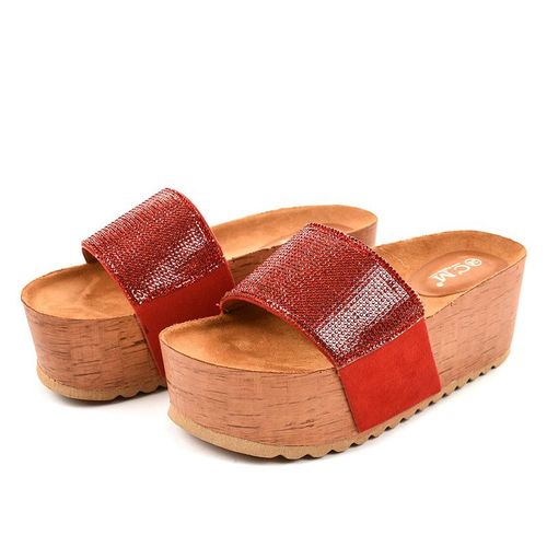 Czerwone klapki na platformie 77-99 r.40 na Arena.pl