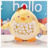 Maskotka pluszak kurczaczek w fartuszku