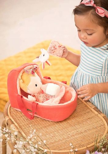 Lalka dzidziuś w gondoli z komforterem i butelką Lena 12 m+, Lilliputiens na Arena.pl