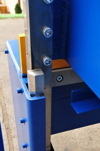 MAAD NGR-1400/1.5 NOŻYCE GILOTYNOWE GILOTYNA DO BLACHY MAAD NGR-1400/1.5 mm na Arena.pl