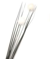 TRAWA SZTUCZNA KWITNĄCA GAŁĄZKA Z KULKAMI BIAŁA 80 cm