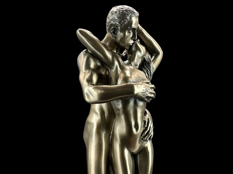 FIGURKA KOCHANKOWIE W OBJĘCIU - VERONESE (WU76717A1) zdjęcie 3