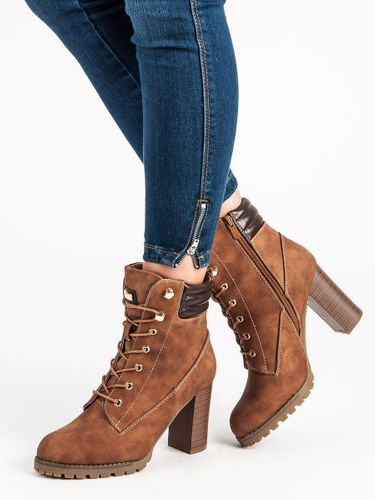 WIĄZANE BOTKI NA OBCASIE na Arena.pl