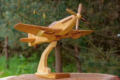 Duży model samolotu "P-51 Mustang" na Arena.pl