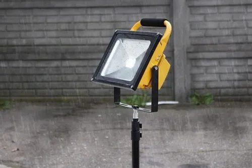 HALOGEN REFLEKTOR 10W BEZPRZEWODOWY AKUMULATOROWY BATERIA NAŚWIETLACZ IP65 na Arena.pl