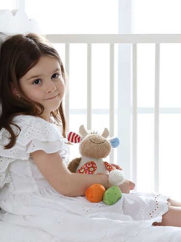 SIGIKID Biała krówka 28 cm Patchwork Sweety na Arena.pl
