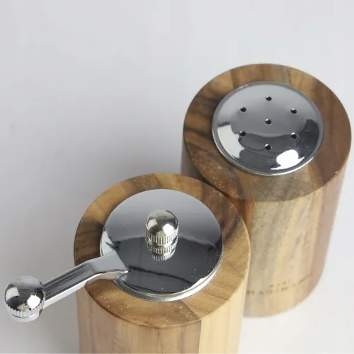 ZESTAW RĘCZNYCH MŁYNKÓW DO MIELENIA SOLI PIEPRZU PRZYPRAW DREWNIANE na Arena.pl