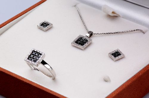 Wisiorek Staviori WBD1912 na Arena.pl