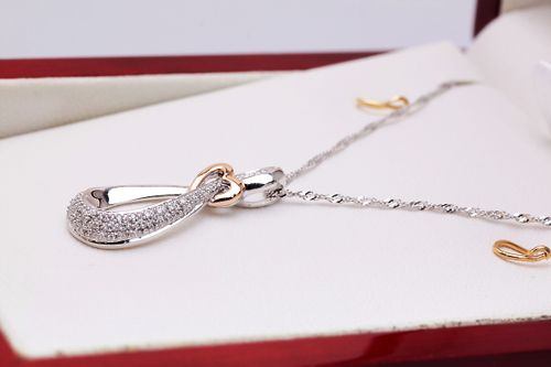 Wisiorek Staviori WXD3685 na Arena.pl