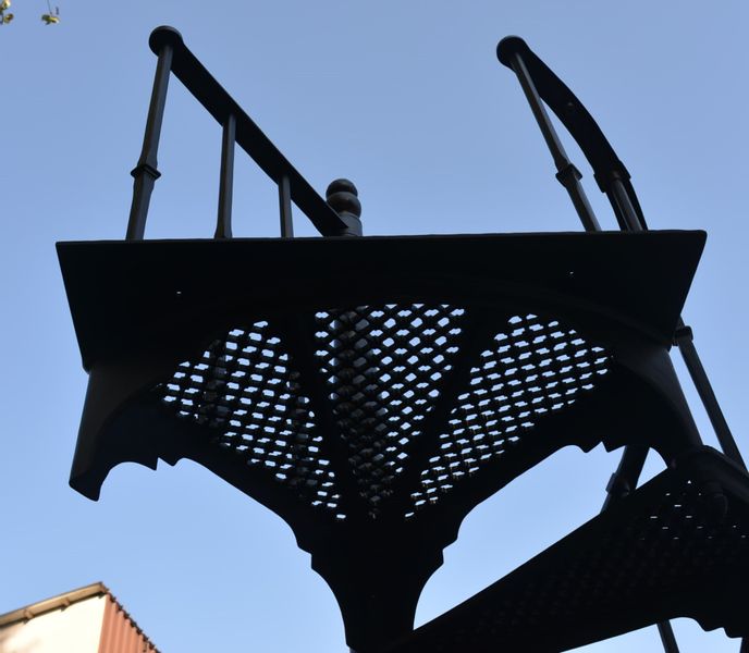 SCHODY KRĘCONE FI 1,36 M - WZÓR NR 3 - 1 TRALKA NA STOPNIU ŻELIWNE zdjęcie 12