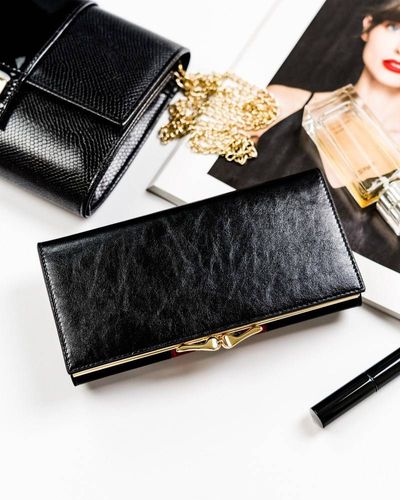 Elegancki portfel z modnym, wężowym wzorem na Arena.pl