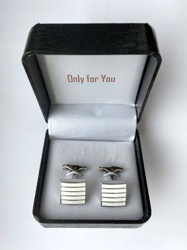 Spinki do mankietów EXC KURA Kurka Nioska Znosząca Złote Jaja w białym Etui na Arena.pl