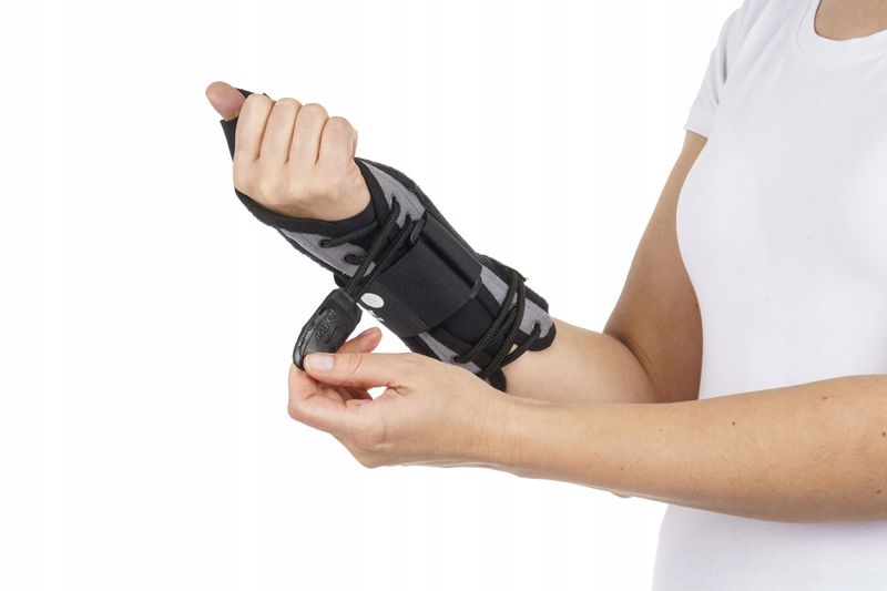 STABILIZATOR NADGARSTKA DŁONI OBEJMUJĄCY KCIUK E44 zdjęcie 7