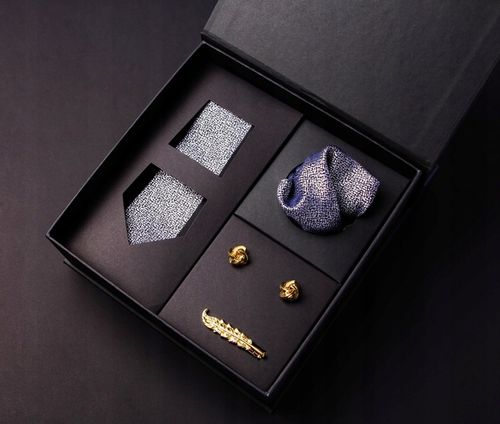 Akcesoria dla mężczyzn piękny zestaw prezentowy spinki krawat do koszuli na Arena.pl