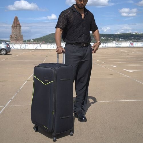 Walizka ŚREDNIA na kółkach podróżna MATERIAŁOWA miękka pojemna GRATIS KOLOR na Arena.pl