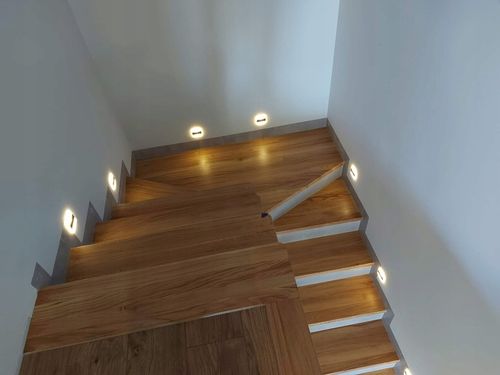 Oświetlenie schodowe oprawa lampka schodowa LED 230V Q31 Złota / na Arena.pl