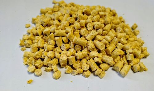 Żwirek kukurydziany GRUBOZIARNISTY EKOTEK 40L dla kotów, królików, 24KG na Arena.pl