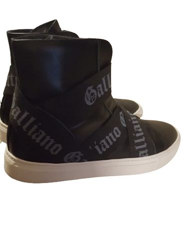 Męskie buty John Galliano r.38 na Arena.pl