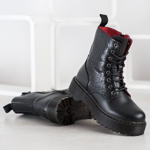 Czarne Glany Na Platformie r.41 na Arena.pl