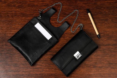 Czarny portfel i etui na portfel i łańcuch zestaw skórzany dla kelnera D01 na Arena.pl