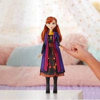 Lalka Hasbro Kraina Lodu 2 Frozen Anna w Magicznej podświetlanej sukience