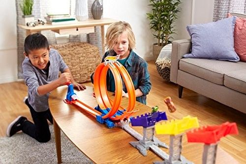 Hot Wheels Tor Rekordowy wyścig na Arena.pl
