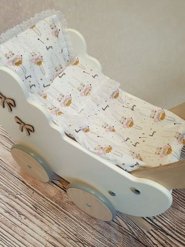 WÓZEK DLA DZIEWCZYNKI DLA LALEK Z POŚCIELĄ PCHACZ na Arena.pl