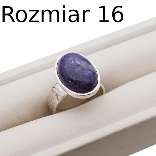 Pierścionek regulowany z owalnym Czaroitem w srebrze młotkowanym 1 na Arena.pl