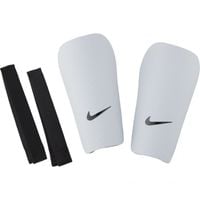 Ochraniacze piłkarskie Nike J Guard-CE SP2162 100 L
