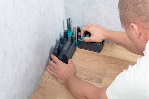 WOLFCRAFT Regulowana skrzynka uciosowa do listew przypodłogowych na Arena.pl