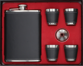 Piersiówka Obszyta Skórą z Kieliszkami