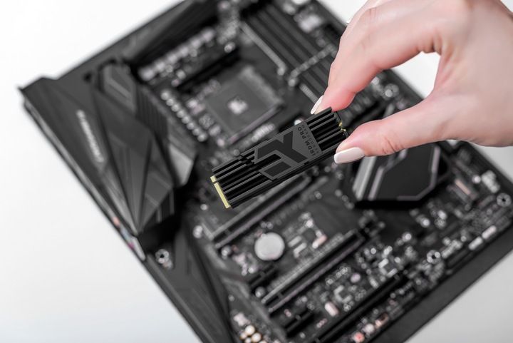 Dysk SSD GOODRAM IRDM PRO 1TB PCIe 4X4 M.2 PS5 zdjęcie 4