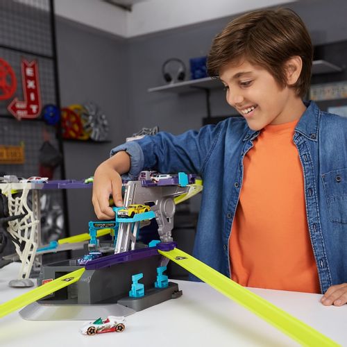 Tor samochodowy Zestaw Atak Pająka na Arena.pl