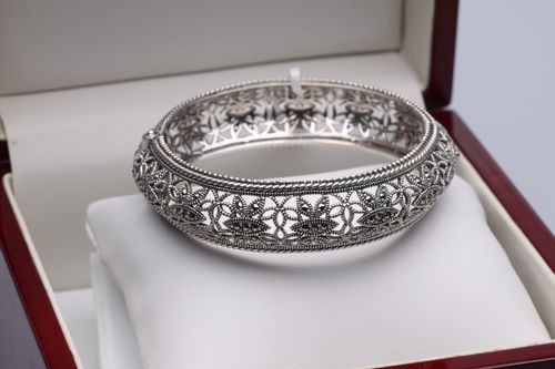 srebrna ażurowa bransoletka typu bangle z markazytami - 18cm - bdm2867 na Arena.pl