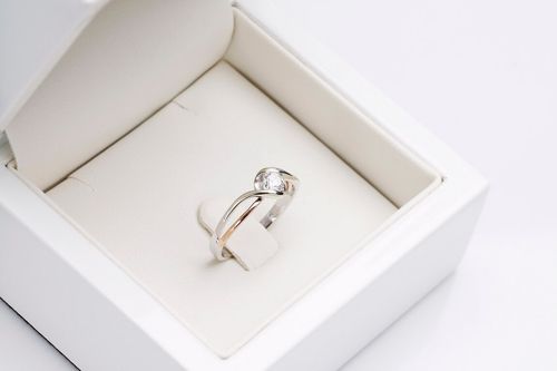 Emaga Złoty pierścionek PRD4357 - Diament na Arena.pl